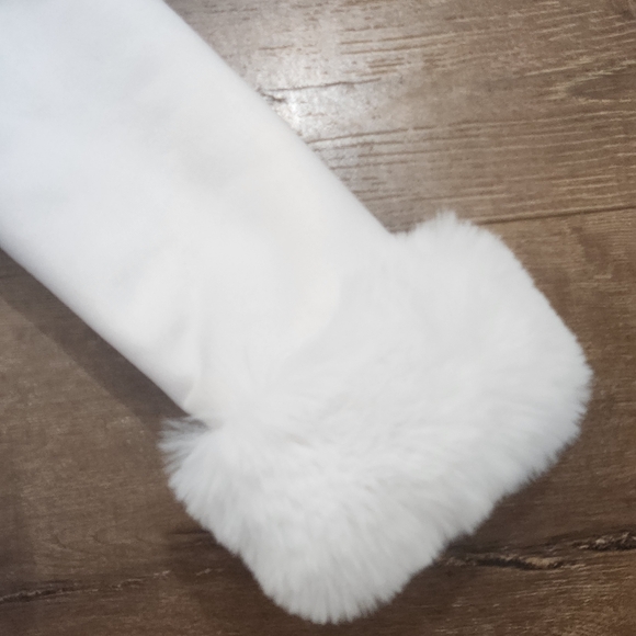 American Girl Soft As Snow Faux Fur Trim White Snap Coat Small (7/8) Holiday - Picture 5 of 10